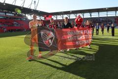 3. Liga - Saison 2024/25 - FC Ingolstadt 04 - SV Wehen Wiesbaden - Das Spiel ist aus - Banner - Choreo - Torwart Marius  Funk (Nr.1 - FCI)- Foto: Meyer Jürgen