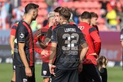 3. Liga; FC Ingolstadt 04 - FC Hansa Rostock; Sieg Jubel Freude 2:1, Spieler bedanken sich bei den Fans, Ryan Malone (16, FCI) Simon Lorenz (32, FCI) Lukas Fröde (34, FCI)