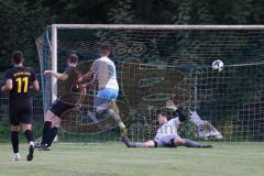 Kreisklasse - Saison 2024/25- SV Oberstimm - ST Scheyern-  - Nico Zirngibl weiss Oberstimm mit einer Torchance - Christian Wirsching schwarz Scheyern - Kilian Reichlmair Torwart Scheyern - Foto: Meyer Jürgen