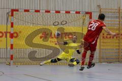 Lotto Bayern Hallencup - Lindenkreuzhalle Saison 2024/25 - FC Deisenhofen - Türk SV Ingolstadt - Florian Fink TW Deisenhofen  - Onur Keskin rot Türk SV Ing. - Foto: Meyer Jürgen