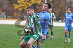 Landesliga - Saison 2025/26 - SV Manching - VFB Durach - Sebastian Graßl (Nr.10 - SV Manching) - Gruber Christoph blau Durach  - Foto: Meyer Jürgen