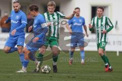 Landesliga - Saison 2025/26 - SV Manching - VFB Durach - Rainer Meisinger (Nr.8 - SV Manching) - Eggensberger Niclas blau Durach  - Foto: Meyer Jürgen