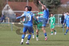 Kreisliga - Saison 2025/26- SV Hundszell - VFB Eichstätt II - Samuel Schmid grün Eichstätt - Marcel Nicht blau Hundszell - Foto: Meyer Jürgen
