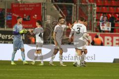 3. Liga - Saison 2024/25 - FC Ingolstadt 04 - SpVgg Unterhaching - Das Spiel ist aus - Torwart Pelle Boevink (Nr.26 - FCI) - Felix Keidel (Nr.43 - FCI) - Foto: Meyer Jürgen