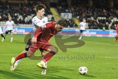 3. Liga; SSV Ulm - FC Ingolstadt 04; Zweikampf Kampf um den Ball Dennis Kaygin (10, FCI) Brandt Max (23 Ulm)