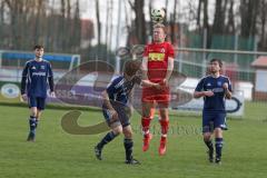 Kreisliga - Saison 2025/26- TSV Kösching - TV Münchsmünster - Sebastian Zabka rot Kösching - Moritz Feigl blau Münchsmünster - Foto: Meyer Jürgen