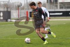 3. Liga - Testspiel - Saison 2025/26 - FC Ingolstadt 04 - SSV 1846 Ulm - Ognjen Drakulic (Nr.30 - FCI) - Luis Görlich (Nr.2 - SSV Ulm) - Foto: Meyer Jürgen