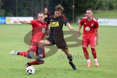 Kreisliga - Saison 2024/25- SV Kasing - SV Eitensheim - Lukas Pillmayer rot Eitensheim - Jan Witek schwarz Kasing - Foto: Meyer Jürgen