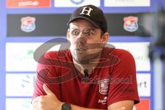 3. Liga; SpVgg Unterhaching - FC Ingolstadt 04; Pressekonferenz Interview Cheftrainer Marc Unterberger (SpVgg)