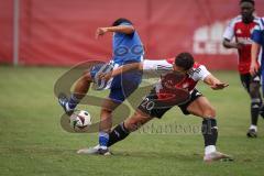 Kreisliga - Saison 2026/27- Türkisch SV Ingolstadt - SV Hundszell - Akif Abasikeles rot Türkisch  - Saber Novroze blau Hundszell - Foto: Meyer Jürgen