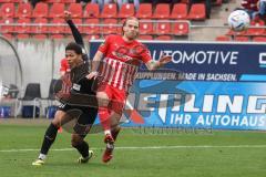 3. Liga; FSV Zwickau - FC Ingolstadt 04; Torchance für Justin Butler (31, FCI) Butzen Nils (16 FSV) stört