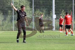 Bayernliga - Saison 2023/2024 - FC Ingolstadt 04 II - U21 - Trainingsauftakt - Cheftrainer Thomas Karg (FCI II) gibt Anweisungen - Foto: Meyer Jürgen