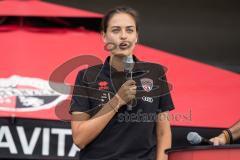 Saisoneröffnung; 3. Liga; FC Ingolstadt 04 am Audi Sportpark; Cheftrainerin Sabrina Wittmann (FCI) stellt sich den Fans vor mit ihren Zielen