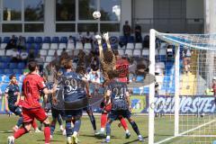 3. Liga - Saison 2025/26 - TSG Hoffenheim II - FC Ingolstadt 04  - Marcel Costly (Nr.22 - FCI) beim Kopfball - Torwart Lukas Blöndal Petersson (Nr.1 - TSG Hoffenheim II) - Foto: Meyer Jürgen