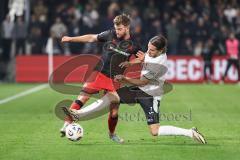 3. Liga; SC Verl - FC Ingolstadt 04; Zweikampf Kampf um den Ball Yannick Deichmann (20, FCI) Stark Julian (7 Verl)