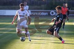 Landesliga - Saison 2026/27 - SV Manching - VFR Neuburg - Kevin Csatari (Nr.15 - SV Manching) - Beran Leon weiss Neuburg - Foto: Meyer Jürgen