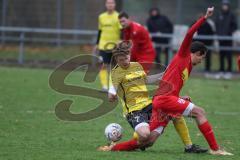 Kreisliga - Saison 2024/25- TSV Kösching - FC Hitzhofen/Oberzell - Dominik Fielser gelb Hitzhofen - Stefan Winzinger rot Kösching - Foto: Meyer Jürgen