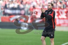 3. Liga; Rot-Weiss Essen - FC Ingolstadt 04; an der Seitenlinie, Spielerbank Co-Trainer Fabian Reichler (FCI)