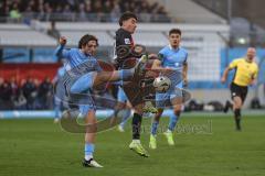 3. Liga; TSV 1860 München - FC Ingolstadt 04; Zweikampf Kampf um den Ball Danhof Tim (2 TSV) Deniz Zeitler (38, FCI) Dulic Sean (25 TSV)