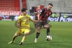 3. Liga; FC Ingolstadt 04 - Alemannia Aachen; El-Faouzi Soufiane (18 AA) Pascal Testroet (37, FCI) Zweikampf Kampf um den Ball