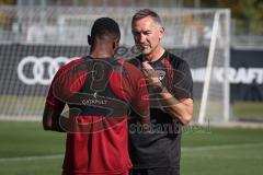 3. Liga - Saison 2026/27 - 1. Trainingseinheit mit Achim Beierlorzer - Cheftrainer Achim Beierlorzer (FCI) - Obed Ugondu (Nr.17 - FCI) - Foto: Meyer Jürgen