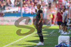 3. Liga; SpVgg Unterhaching - FC Ingolstadt 04; an der Seitenlinie, Spielerbank Cheftrainerin Sabrina Wittmann (FCI)