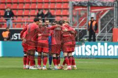 3. Liga; FC Ingolstadt 04 - TSG Hoffenheim II; vor dem Spiel Team motiviert sich, Torwart Kai Eisele (25, FCI)