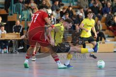 Lotto Bayern Hallencup - Saison 2024/25 - Türkisch SV Ingolstadt - FC Hitzhofen/Oberzell- Christoph Thomas gelb Hitzhofen - Daniel Drotleff rot Türkisch - Foto: Meyer Jürgen