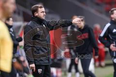 3. Liga; FC Ingolstadt 04 - VfL Osnabrück; an der Seitenlinie, Spielerbank Co-Trainer Fabian Reichler (FCI)