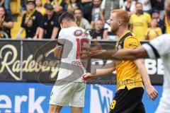 3. Liga; SG Dynamo Dresden - FC Ingolstadt 04; Ryan Malone (16, FCI) Torchance verpasst ärgert sich Will Paul (28 DD)