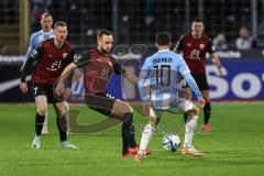 3. Liga; TSV 1860 München - FC Ingolstadt 04; Zweikampf Kampf um den Ball David Kopacz (29, FCI) Vrenezi Albion (10 TSV) Jannik Mause (7, FCI)