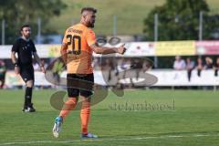 Toto-Pokal; SV Hutthurm - FC Ingolstadt 04; bedankt sich Yannick Deichmann (20, FCI)