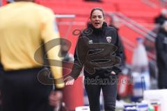 3. Liga; FC Ingolstadt 04 - VfB Stuttgart II; an der Seitenlinie, Spielerbank Cheftrainerin Sabrina Wittmann (FCI) ärgert sich schimpft Schiedsrichter