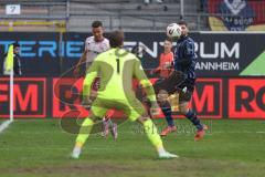 3. Liga - Saison 2025/26 - Waldhof Mannheim  -  FC Ingolstadt 04 - Marcel Costly (Nr.22 - FC Ingolstadt 04) - Torwart Thijmen Nijhuis (Nr.1 - Waldhof Mannheim) - Tim Sechelmann (Nr.4 - Waldhof Mannheim) - Foto: Meyer Jürgen