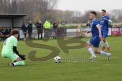 Kreisliga - Saison 2024/25- SV Hundszell - SV Menning -  - Moritz Mühlrath blau Menning - Lucas Steinbach Torwart Hundszell - Foto: Meyer Jürgen