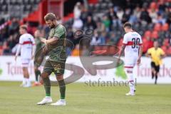 3. Liga; VfB Stuttgart 2 - FC Ingolstadt 04; Spiel ist aus, Niederlage, hängende Köpfe Yannick Deichmann (20, FCI)