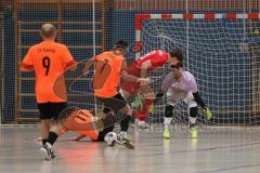 Hallenturnier MTV Ingolstadt - Saison 2025/26 - SV Zuchering - SV Kasing - Paul Wärmann rot Zuchering - Can Djedovic TW Kasing - Emre Erbas orange Kasing - Elias Ewerling orange Kasing - Foto: Meyer Jürgen