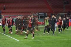 3. Liga; FC Ingolstadt 04 - Alemannia Aachen; Niederlage, hängende Köpfe 0:3, Spieler bedanken sich bei den Fans Fan Fankurve Banner Fahnen Spruchband  Pascal Testroet (37, FCI) Lukas Fröde (34, FCI) Marcel Costly (22, FCI) Moritz Seiffert (23, FCI)