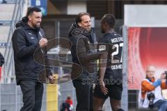 3. Liga; SC Verl - FC Ingolstadt 04; Moussa Doumbouya (27, FCI) Tor Jubel Treffer 0:1 Cheftrainer Rüdiger Rehm (FCI) Sportmanager Malte Metzelder (FCI)
