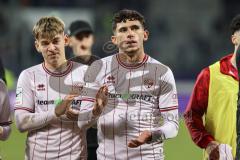 3. Liga; Erzgebirge Aue - FC Ingolstadt 04; nach dem Spiel Spieler bedanken sich bei den Fans Unentschieden Remis  2:2 Ognjen Drakulic (30, FCI) Max Plath (14 FCI)