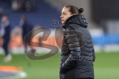 3. Liga; Arminia Bielefeld - FC Ingolstadt 04; vor dem Spiel Cheftrainerin Sabrina Wittmann (FCI)