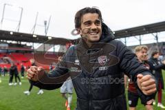 3. Liga; FC Ingolstadt 04 - MSV Duisburg; Sieg Jubel Freude nach dem Spiel Fredrik Carlsen (8, FCI)