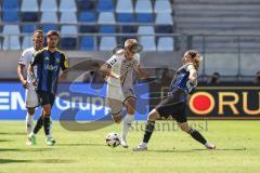 3. Liga; 1. FC Saarbrücken - FC Ingolstadt 04 - Zweikampf Kampf um den Ball Benjamin Kanuric (8, FCI) Civeja Tim (23 FCS)