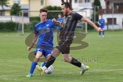 Kreisklasse - Saison 2025/26- TSV Großmehring - ST Scheyern - Florian Wirsching schwarz Scheyern - Johannes Brunnhuber blau Großmehring - Foto: Meyer Jürgen