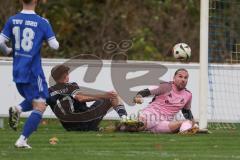 Bezirksliga - Saison 2025/26 - TSV Ober./Unterhaunstadt -  TSV Gaimersheim - Nico von Swiontek Brzezinski (Nr.17 - TSV Gaimersheim) - Ali Cakmakci Torwart Ober/Unterhstadt - Foto: Meyer Jürgen