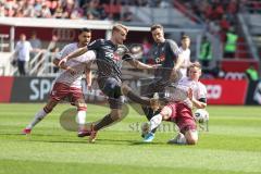 3. Liga; FC Ingolstadt 04 - VfL Osnabrück; Zweikampf Kampf um den Ball Simon Lorenz (32, FCI) Fredrik Carlsen (8, FCI) Wagner Fridolin (26 VFL) Meißner Robin (11 VFL)