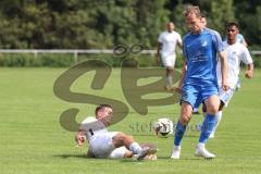 Kreisliga - Saison 2024/25- TSV Ober./Unterh.stadt - SV Hundszell-  - David Weixler blau Hundszell - Amadeus Taubert weiss Oberh.stadt - Foto: Meyer Jürgen