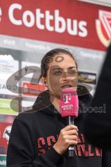 3. Liga; Energie Cottbus - FC Ingolstadt 04; vor dem Spiel Cheftrainerin Sabrina Wittmann (FCI) geht zum Interview