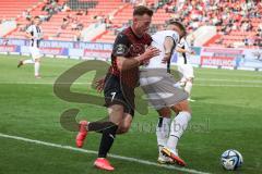 3. Liga; FC Ingolstadt 04 - SSV Ulm 1846; Jannik Mause (7, FCI) Reichert Johannes (5 Ulm) Zweikampf Kampf um den Ball