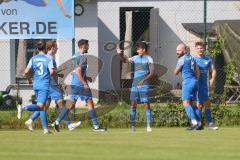 Kreisliga- Saison 2024/25- SV Hundszell - SV Kasing -  - Der 1:0 Führungstreffer durch Mathias Weinzierl blau Hundszell - jubel  - XXXXX - Foto: Meyer Jürgen